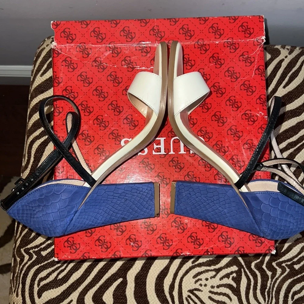 Guess Sileno sandal - Picture 3 of 3